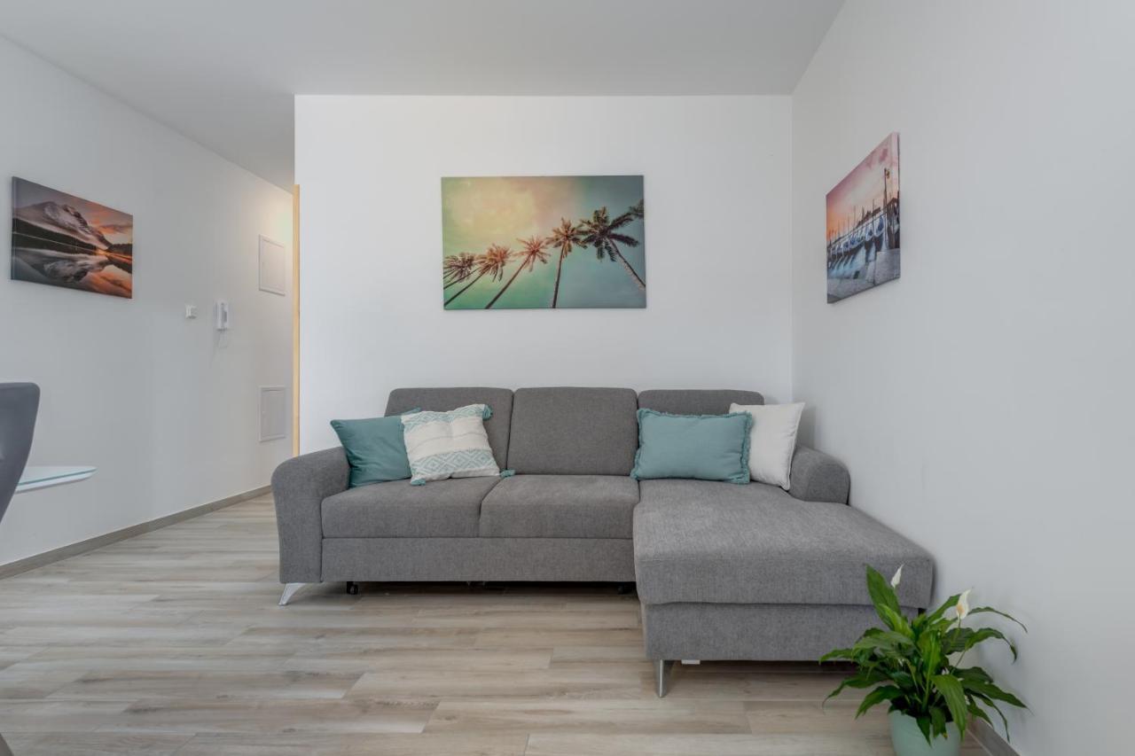 Miro's With Private Garden And Parking Apartmán Trogir