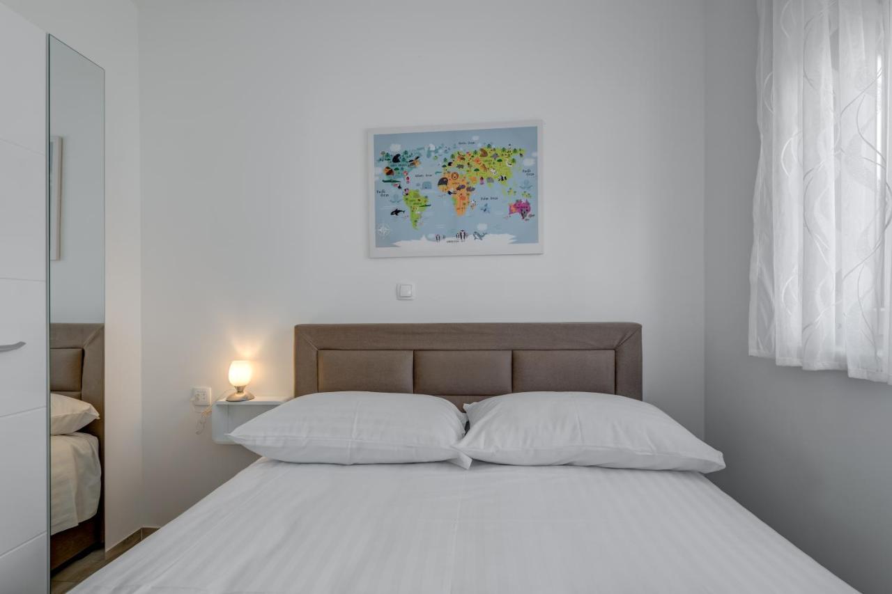 Apartmán Miro's With Private Garden And Parking