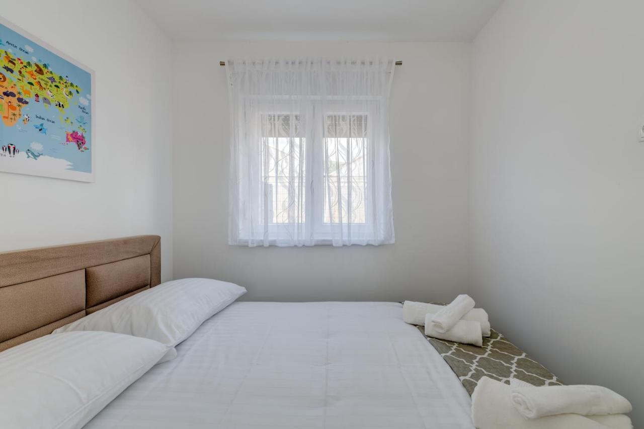 Miro's With Private Garden And Parking * Trogir
