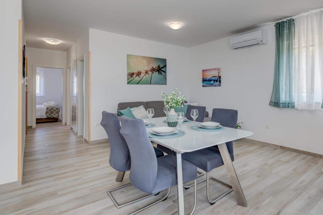 Miro's With Private Garden And Parking Apartmán Trogir