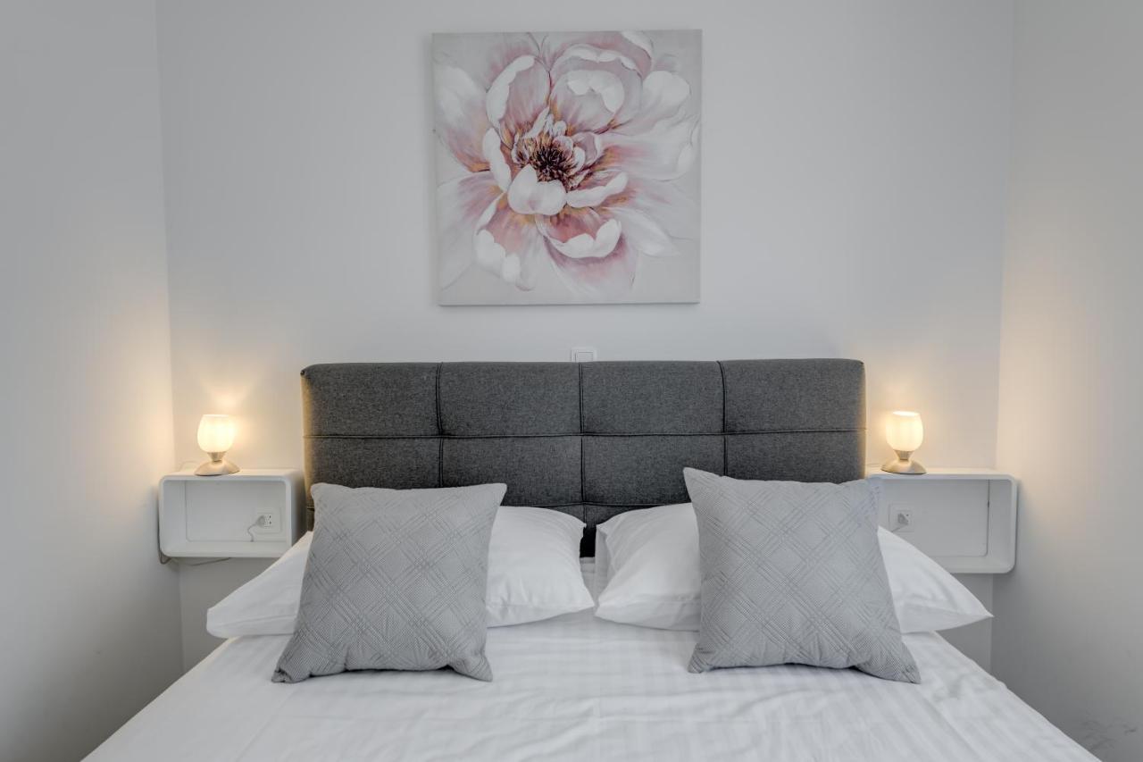 Miro's With Private Garden And Parking Apartmán Trogir