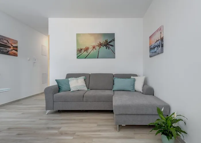 Miro\'S Apartments With Private Garden And Parking