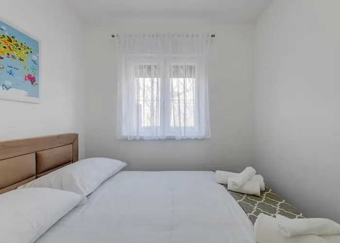 Miro\'S Apartments With Private Garden And Parking