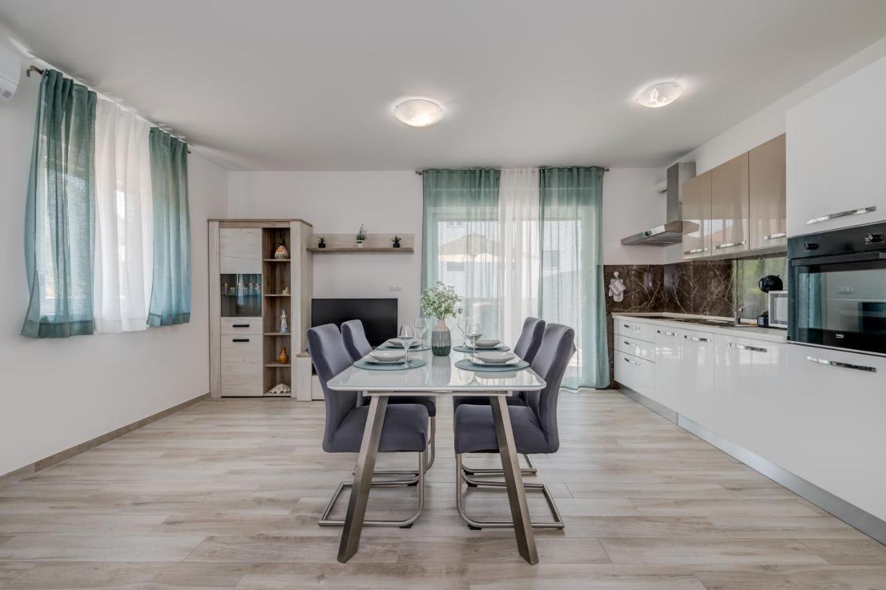 Miro's With Private Garden And Parking Apartamento *