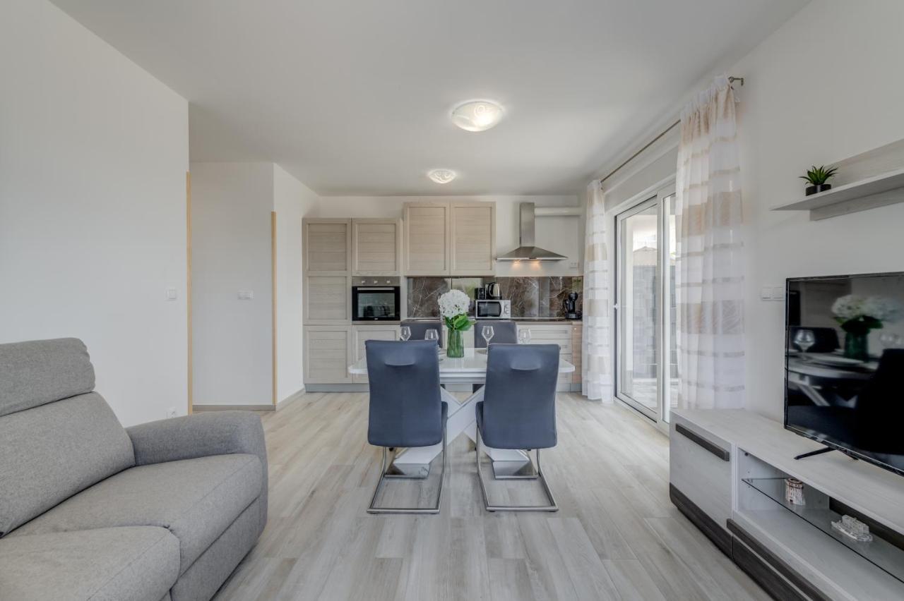 Miro's With Private Garden And Parking Apartamento *