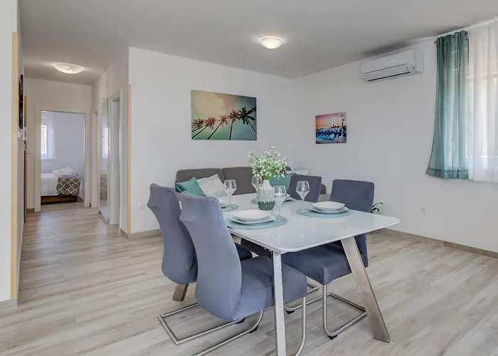 Deluxe Suites With Private Garden, Central