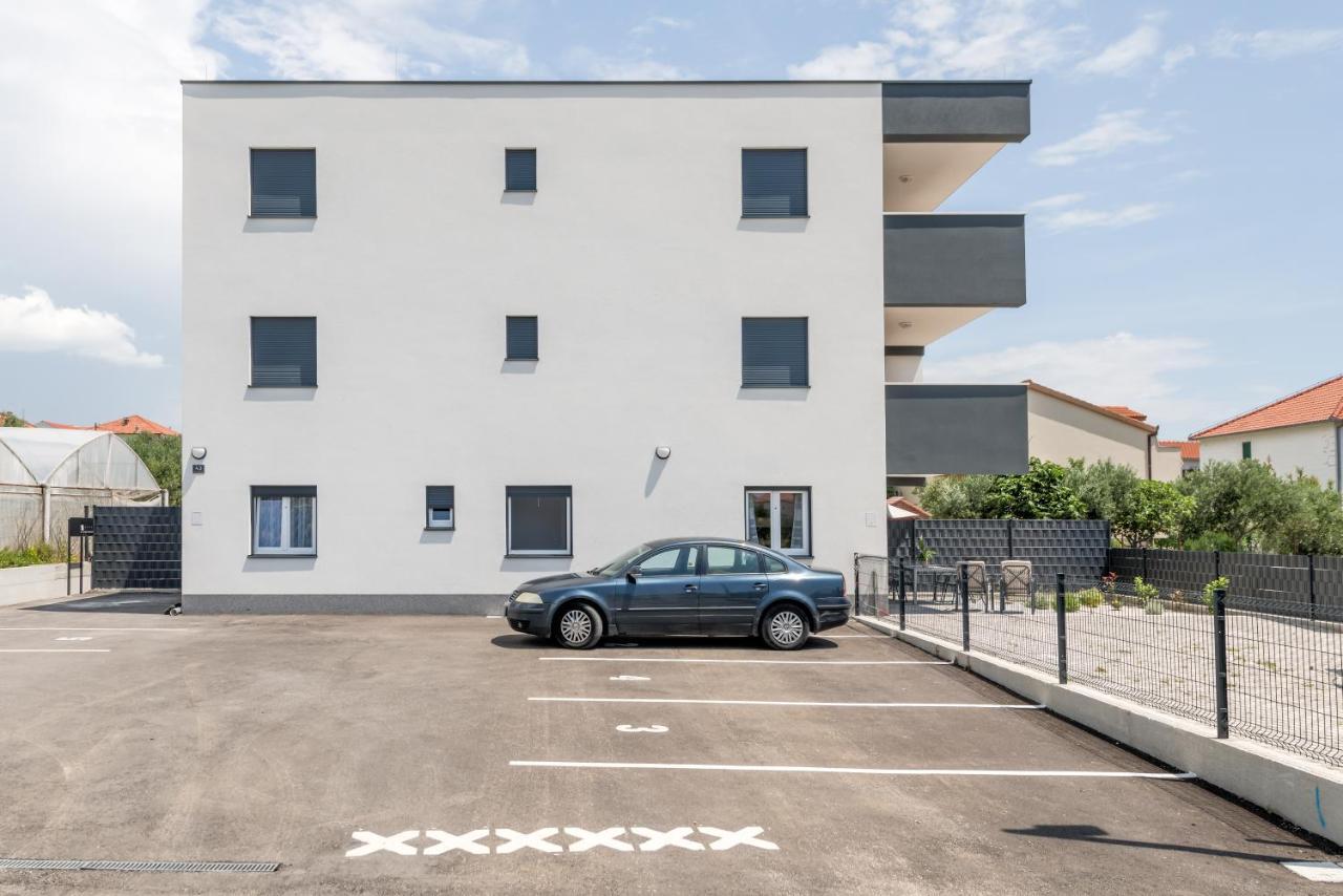 Deluxe With Private Garden, Apartment *