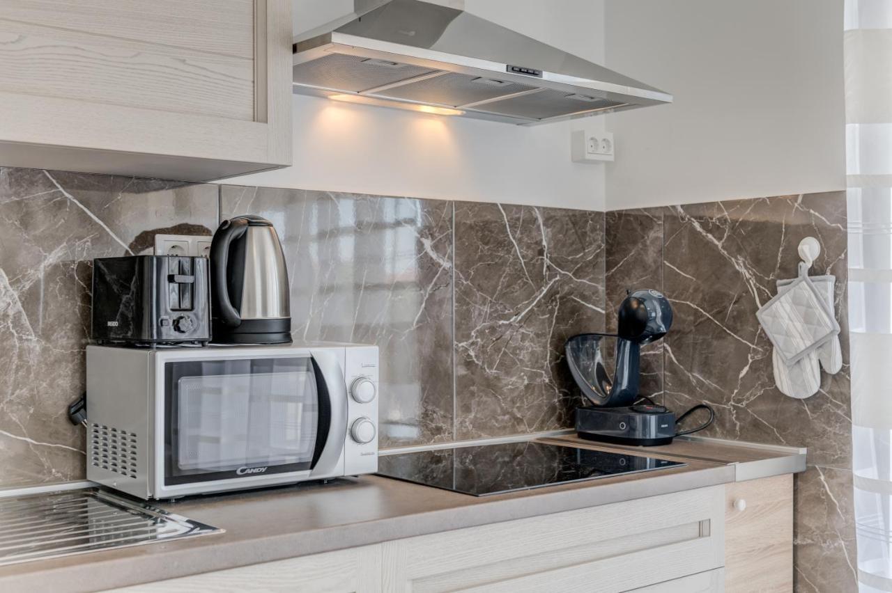 Apartment Deluxe With Private Garden,