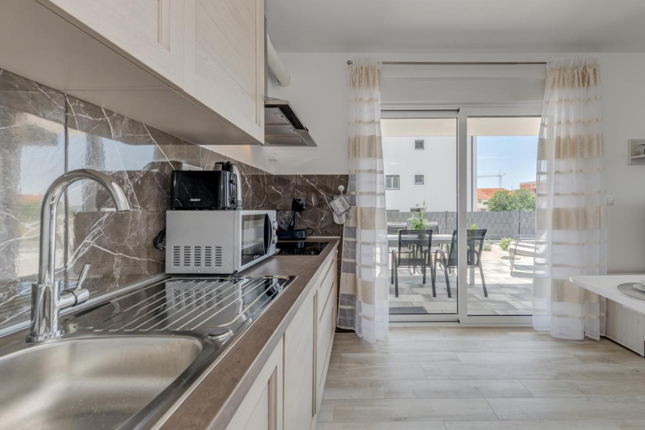 Deluxe With Private Garden, *